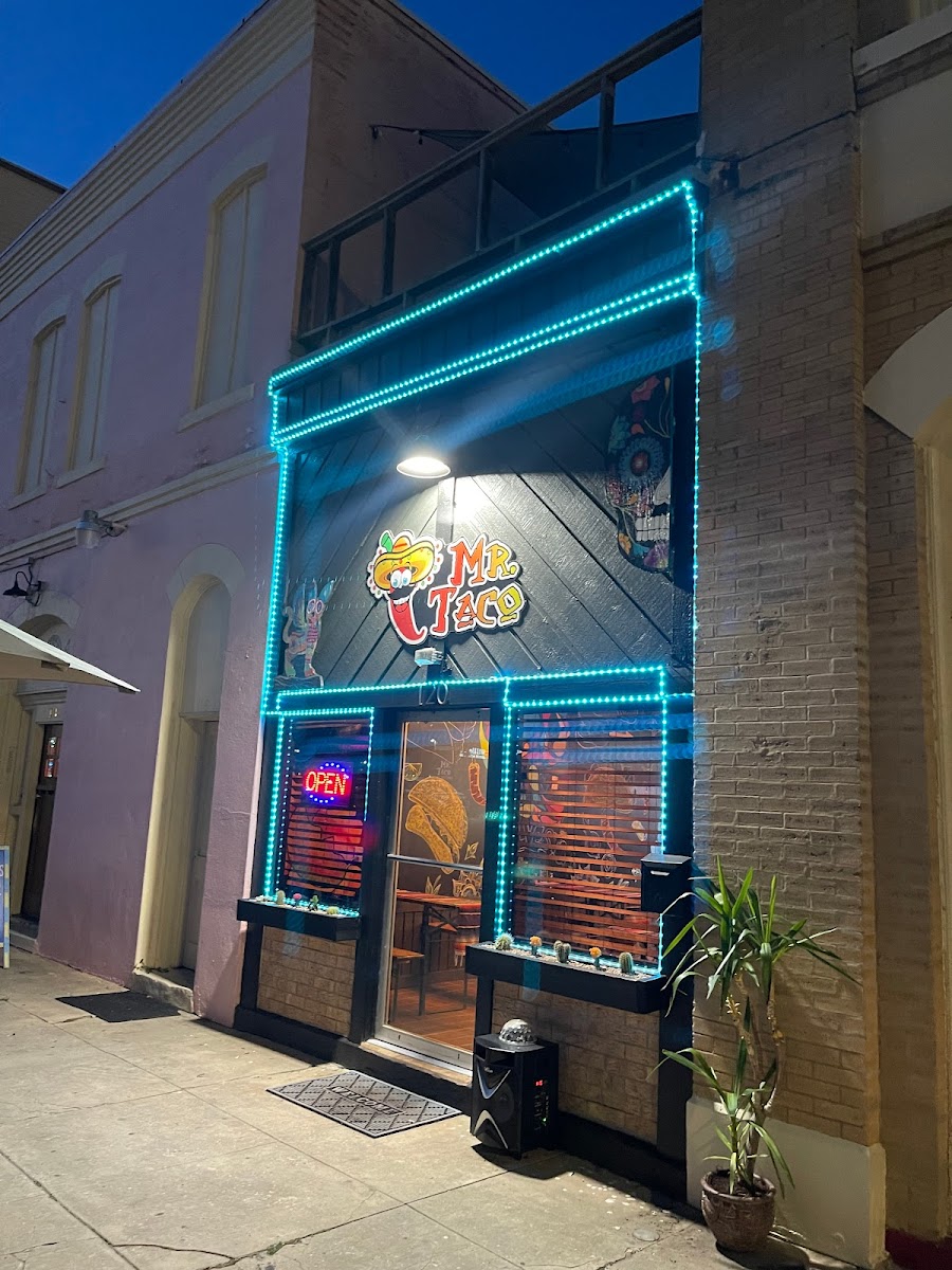 Mr. Taco Downtown